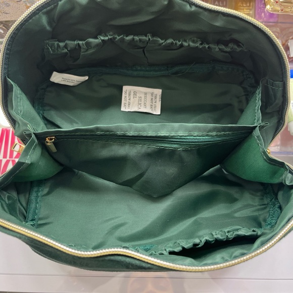 Elegant Green Suede Women's Bag full of goodies. - Picture 7 of 7